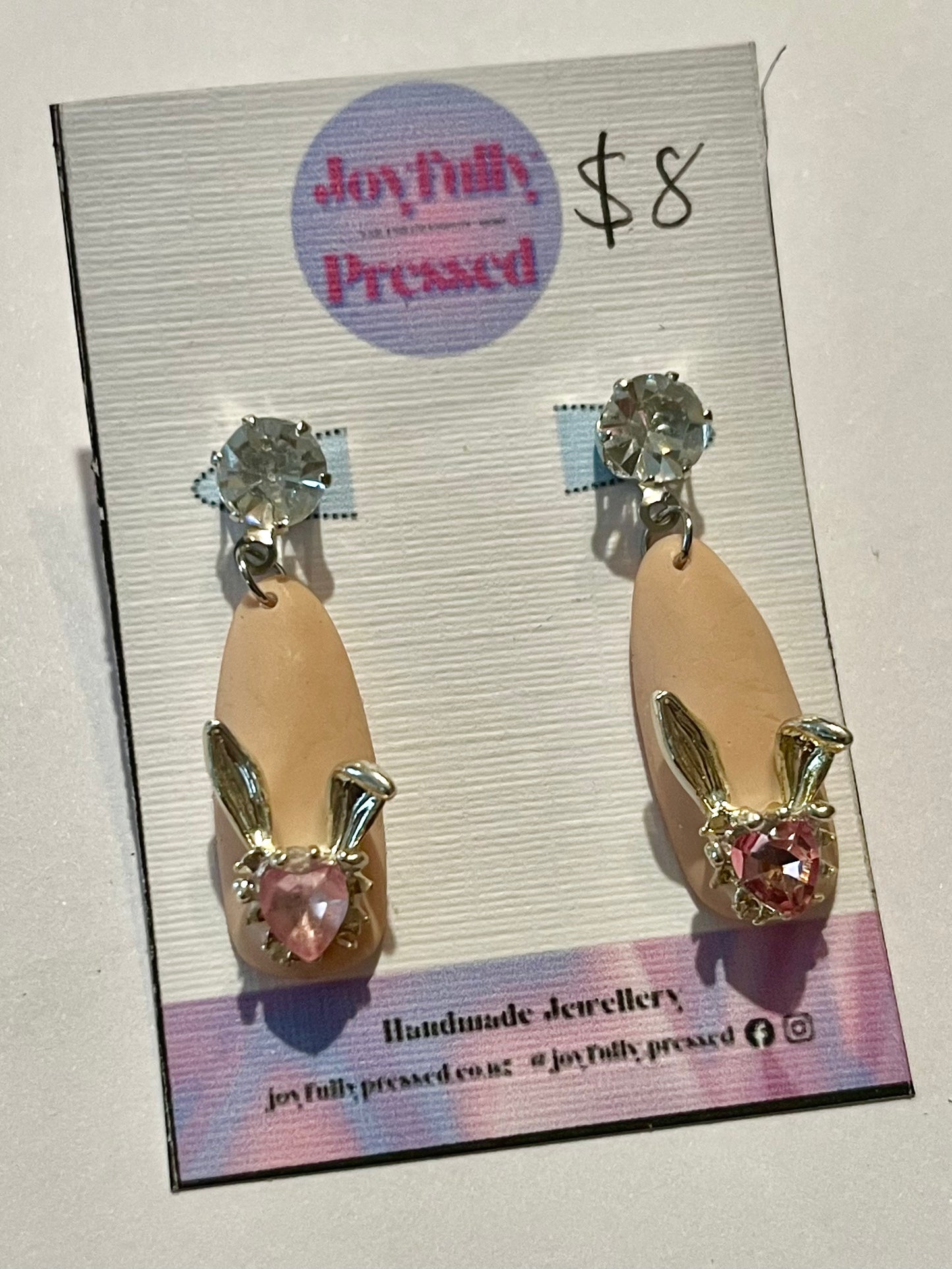 Bunny charm, Piercing
