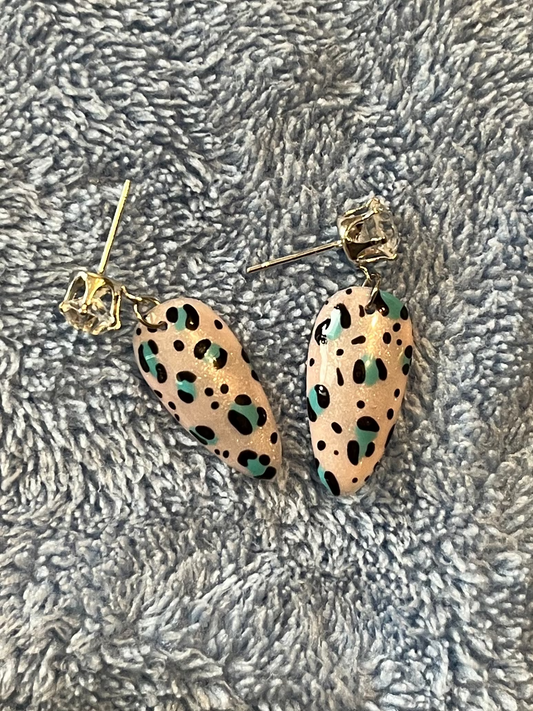 Leopard, Pierced